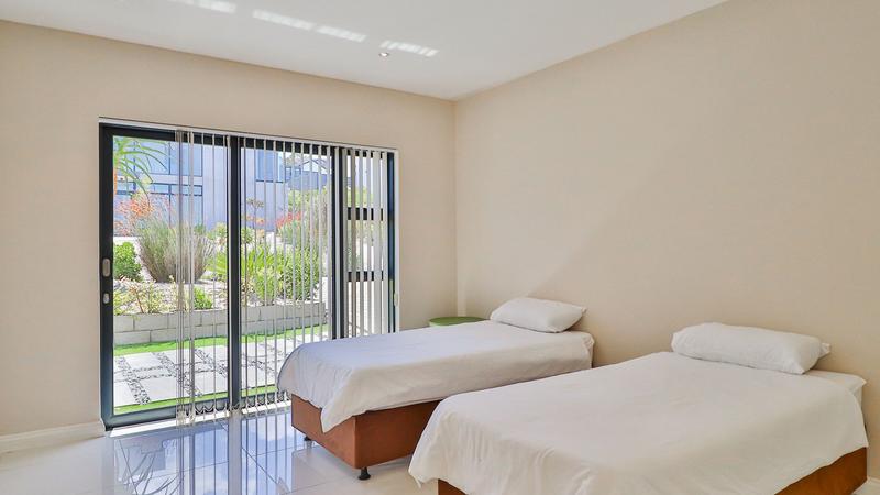 To Let 5 Bedroom Property for Rent in Pinnacle Point Golf Estate Western Cape